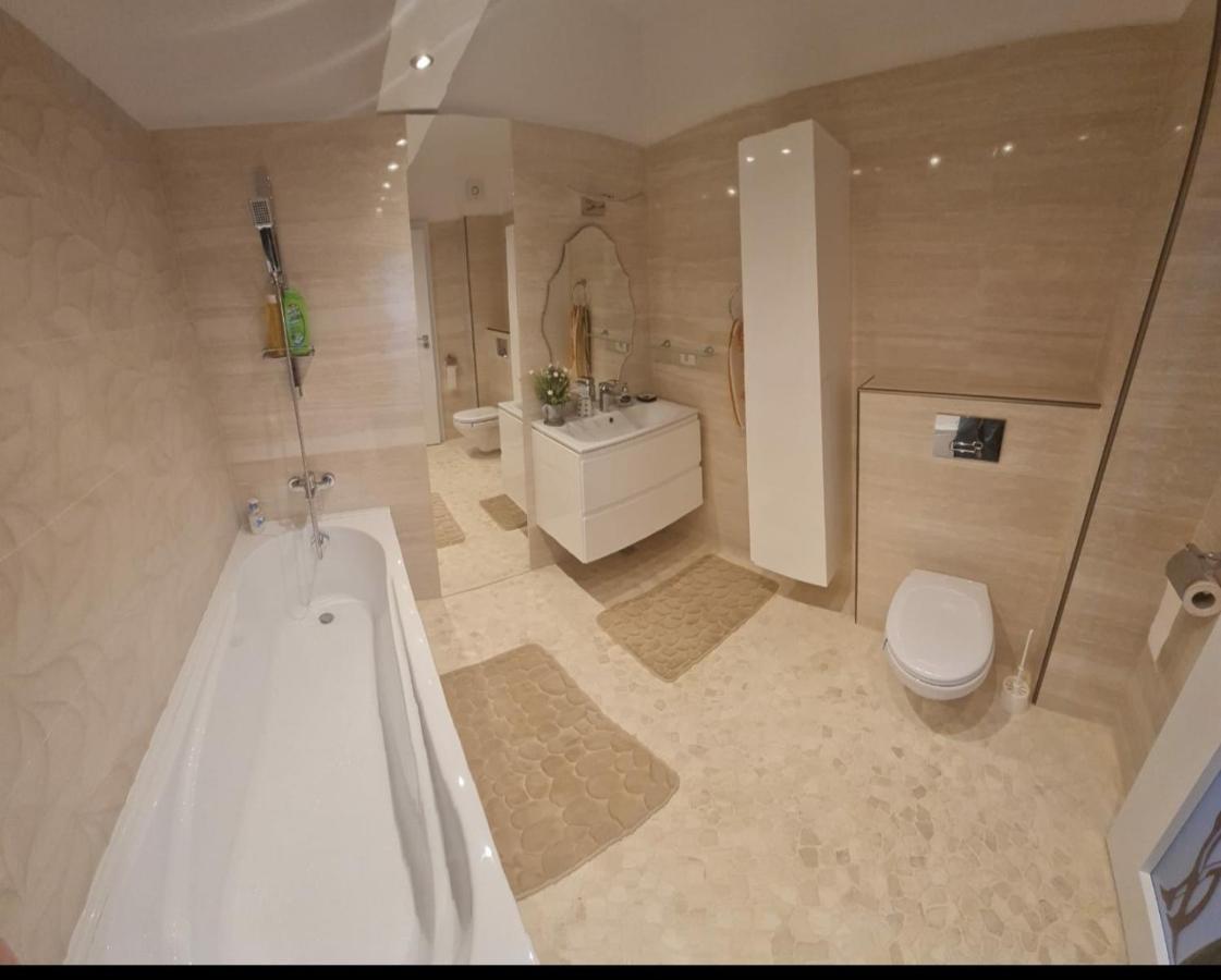 Iosia Apartment 203 Gran Varadino Esterno foto